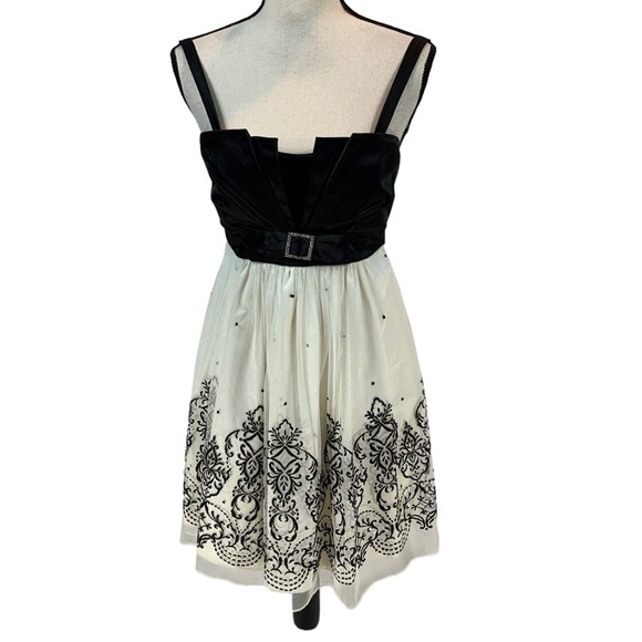 Sequin Hearts A Line Sleeveless Embroidered Sequin Dress - Black White - size 7 - Picture 1 of 10